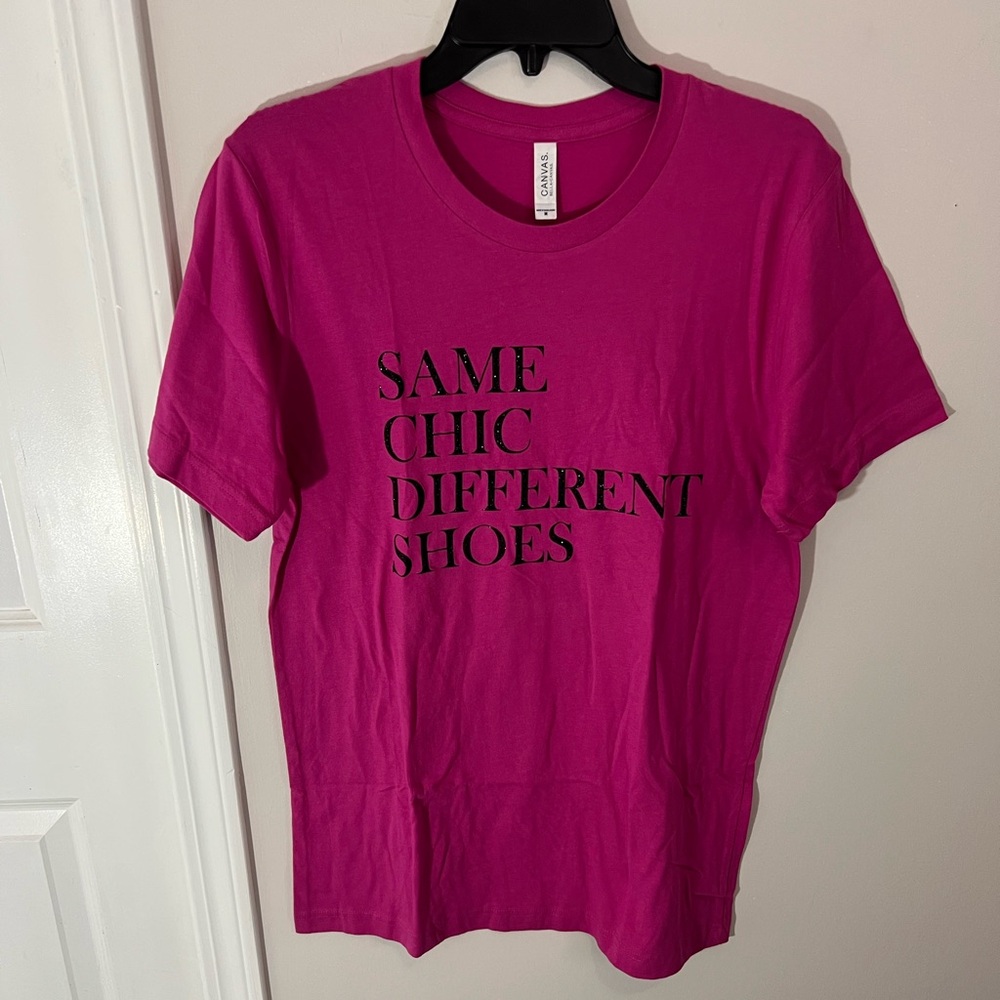 NWOT Tyler Rose Accessories Same chic different shoes Tee
